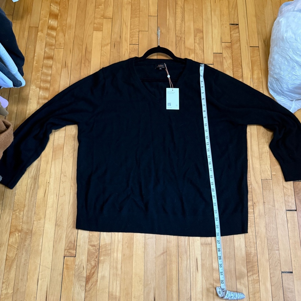 Quince Cashmere V Neck in Black 3x